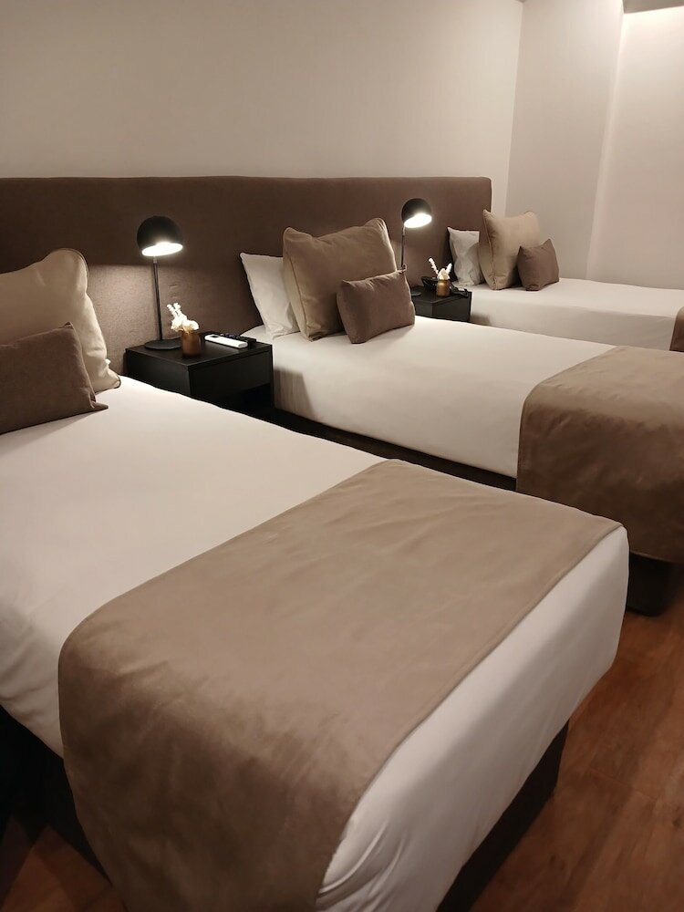 Фото Waldorf Hotel