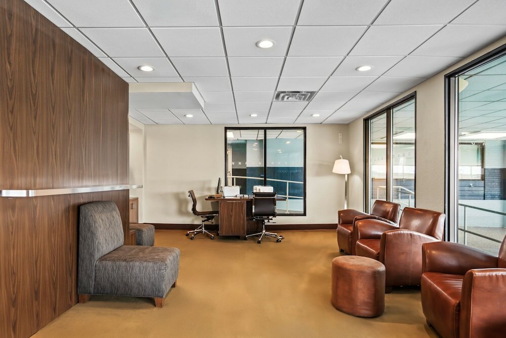 Фото Four Points by Sheraton Milwaukee Airport