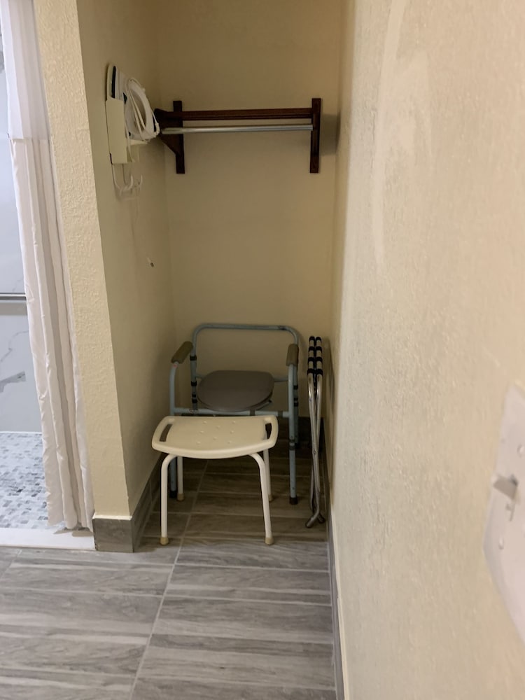 Фото Days Inn by Wyndham Okmulgee