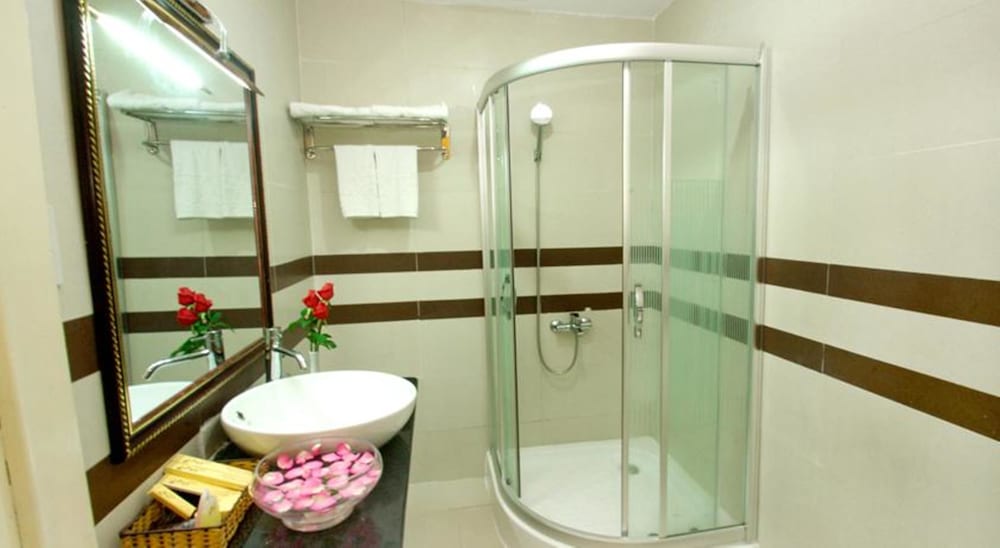 Фото Luxury Nha Trang Hotel