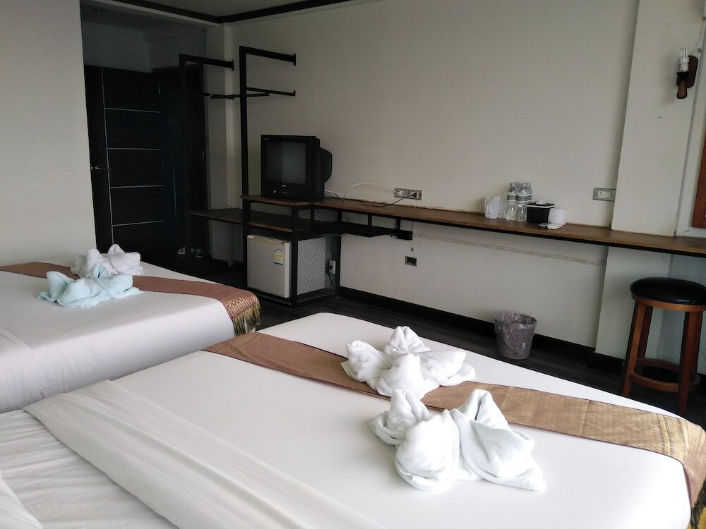 Фото Pimpimarn Beach Hotel