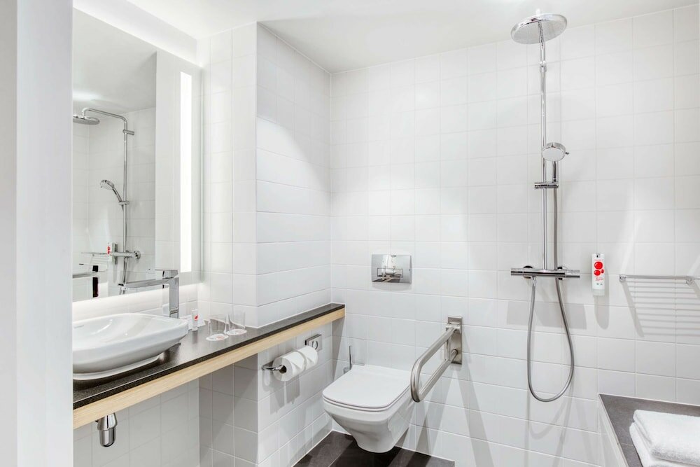 Фото IntercityHotel Hannover Hauptbahnhof Ost