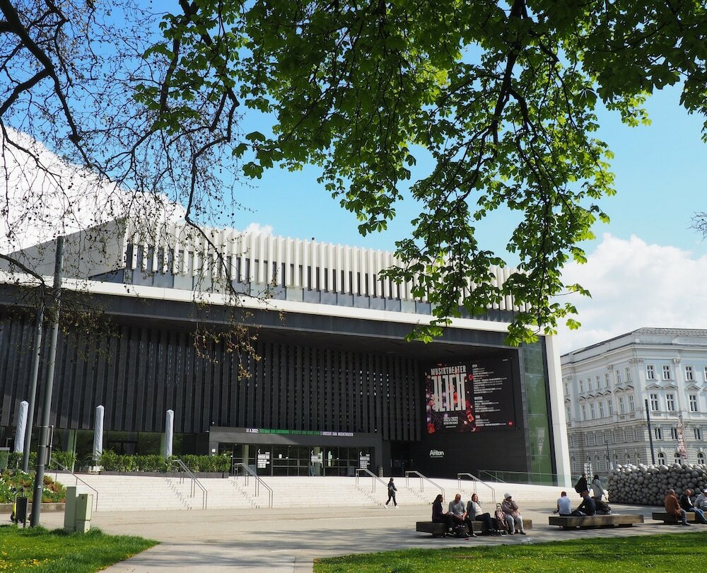 Фото Courtyard by Marriott Linz