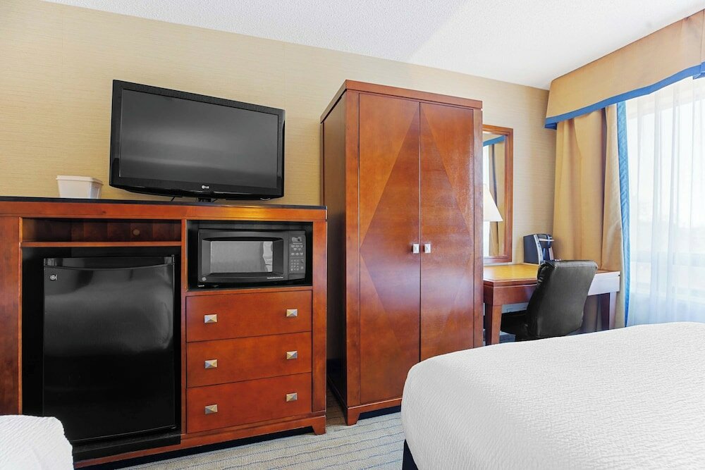 Фото Allure Hotel & Suites