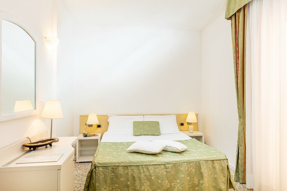 Фото Hotel Karinzia