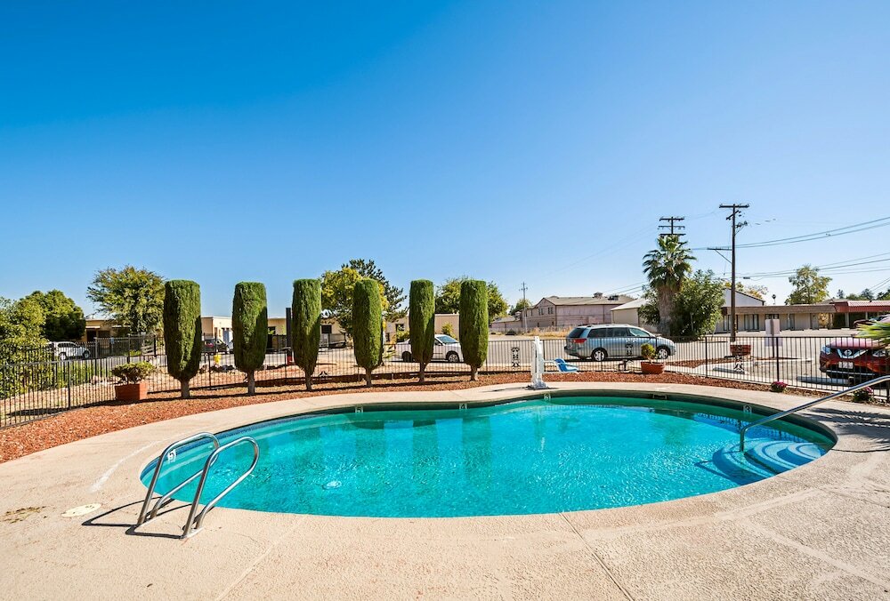 Фото Econo Lodge Inn & Suites Yuba City - Marysville