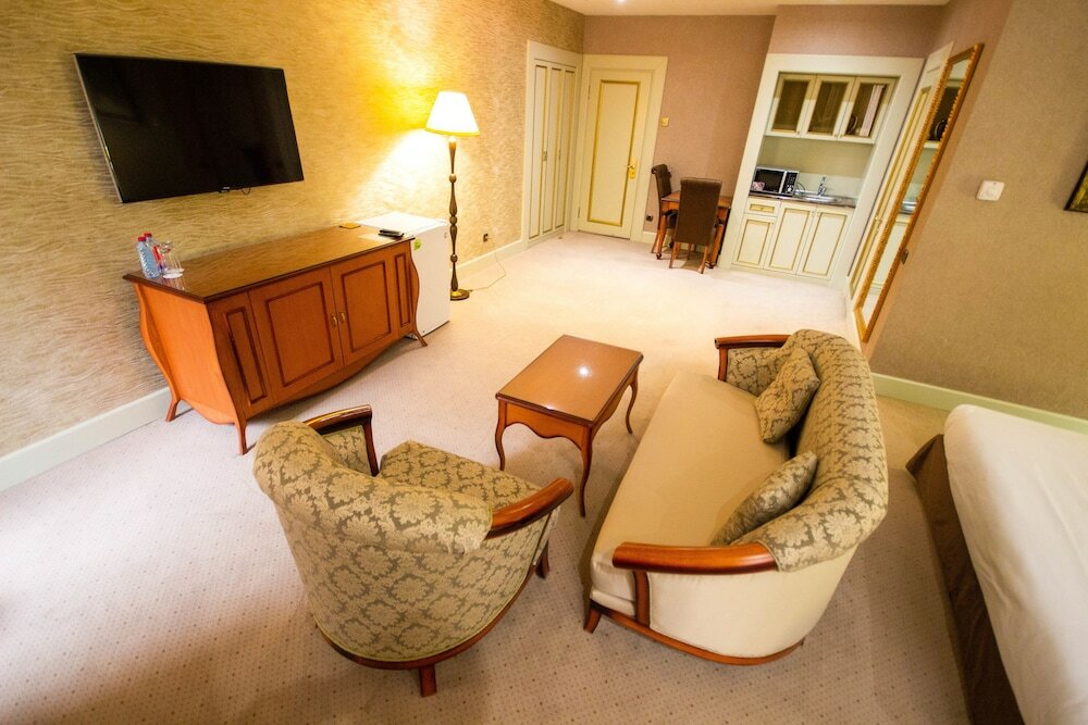 Фото Sapphire Inn Hotel