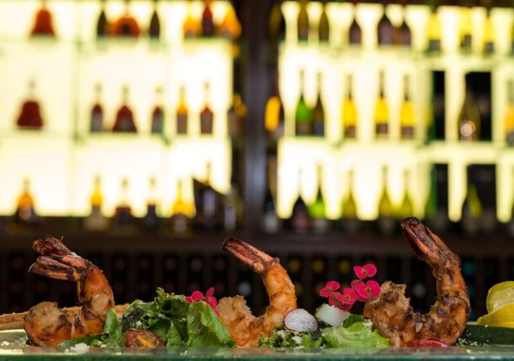 Фото The Envoy Hotel