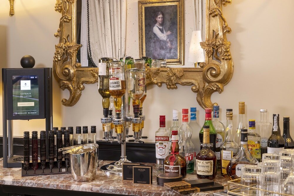 Фото Отель West End