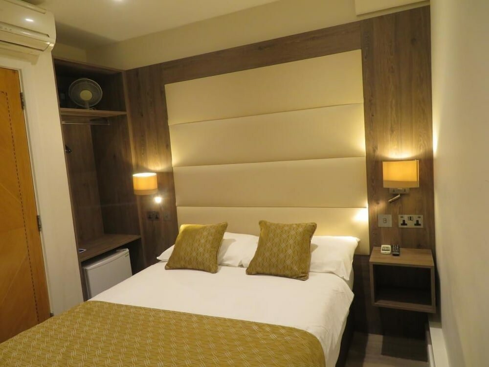Фото Glendale Hyde Park Hotel