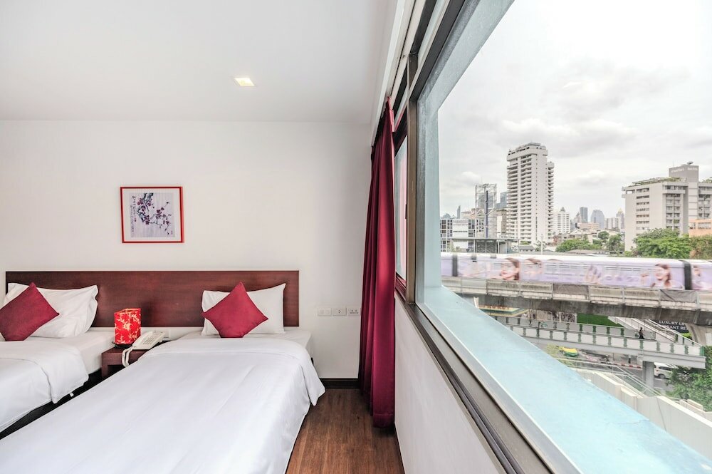 Фото Ruamchitt Plaza Hotel