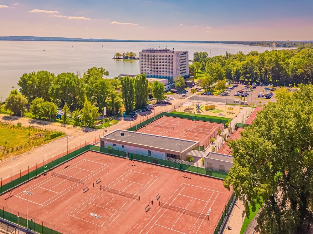 Фото Hunguest Hotel Helikon