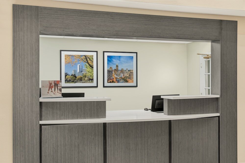 Фото Candlewood Suites Charlotte - Arrowood, an Ihg Hotel