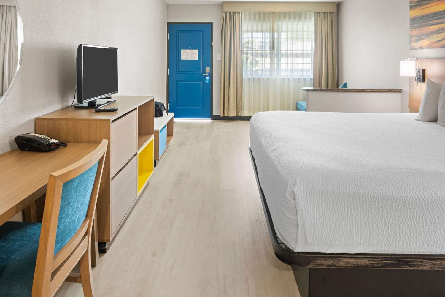 Фото Days Inn by Wyndham San Diego-East/El Cajon