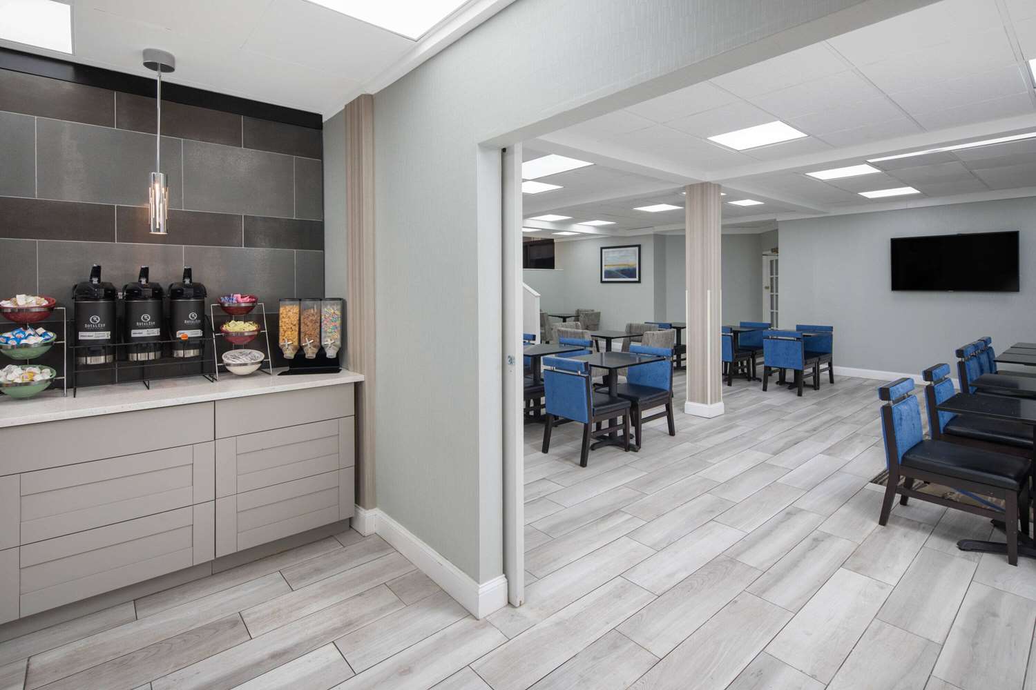 Фото La Quinta Inn & Suites by Wyndham Atlanta Airport South