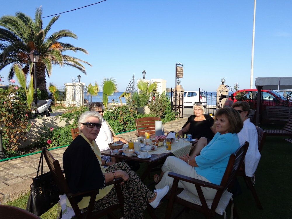 Фото Niki Studios Sea-Front