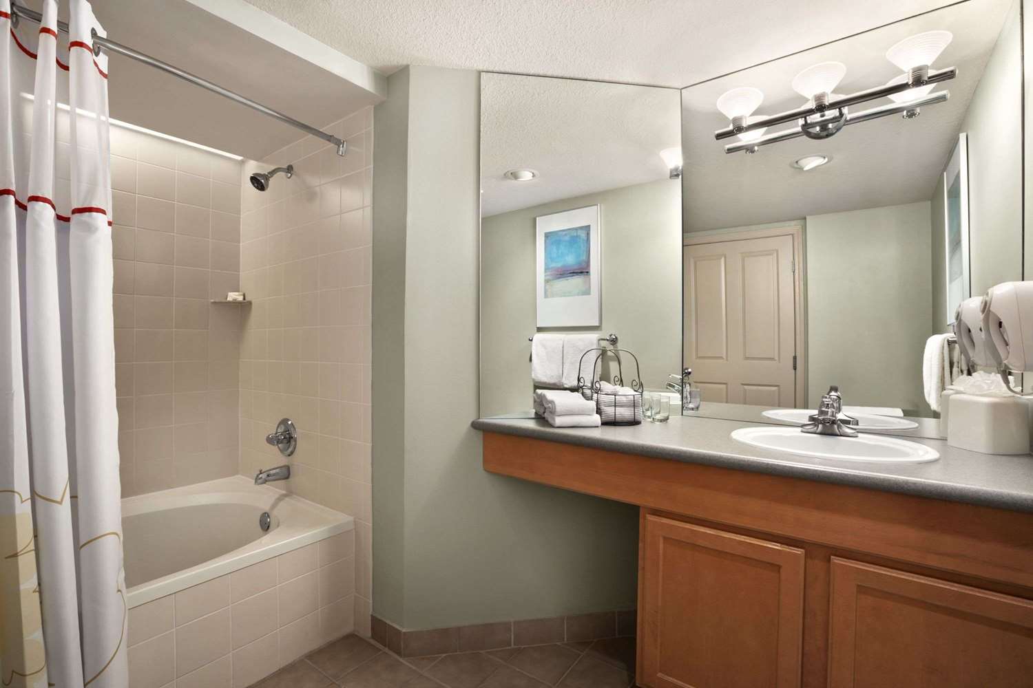 Фото Hawthorn Suites by Wyndham Overland Park