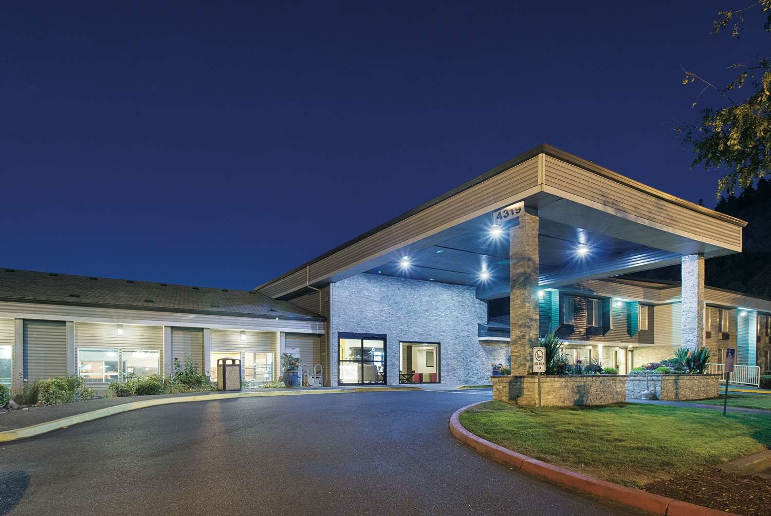 Фото La Quinta Inn & Suites by Wyndham Portland Nw