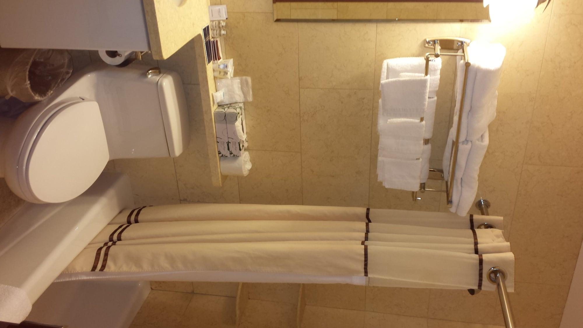 Фото Knights Inn Brooklyn Sunset Park