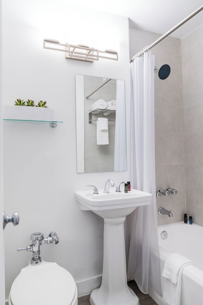 Фото Essex House by Clevelander