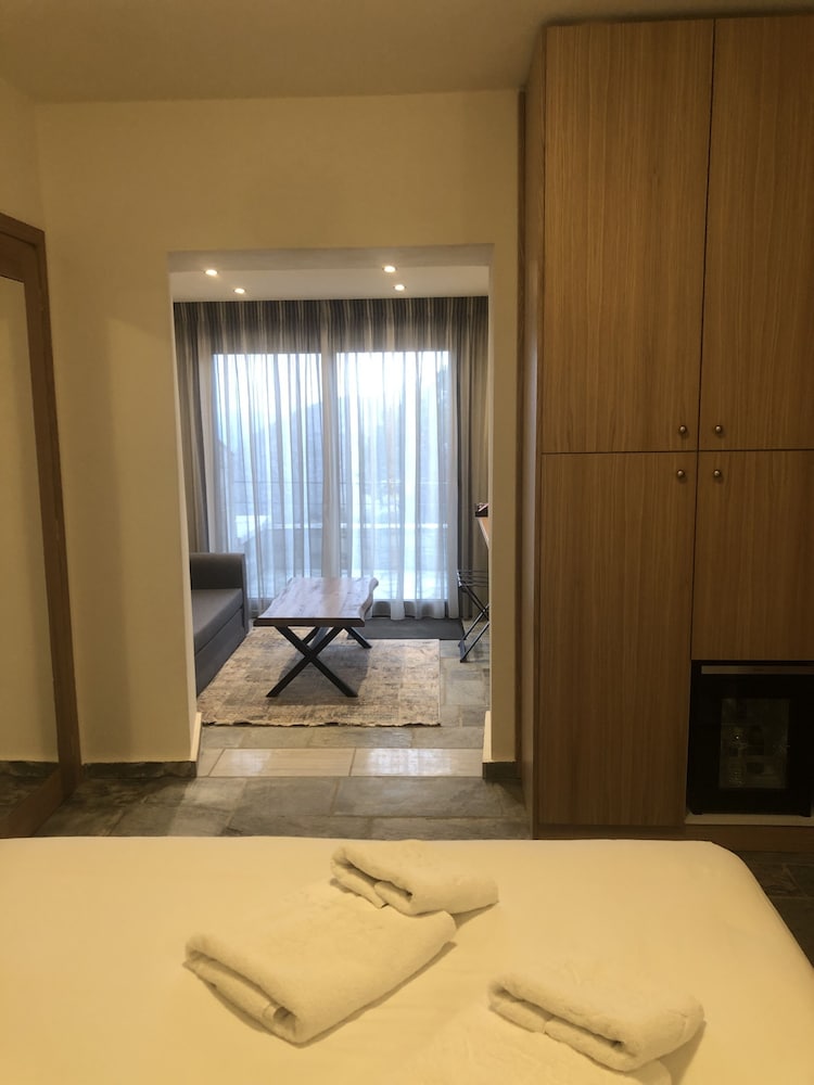 Фото Valeni Boutique Hotel