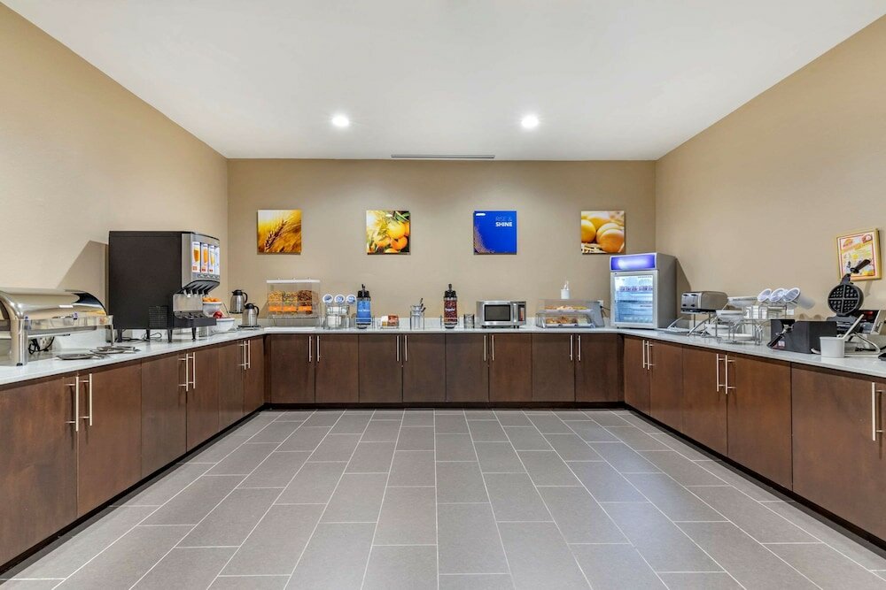 Фото Comfort Suites San Antonio Ft. Sam Houston/SAMMC Area