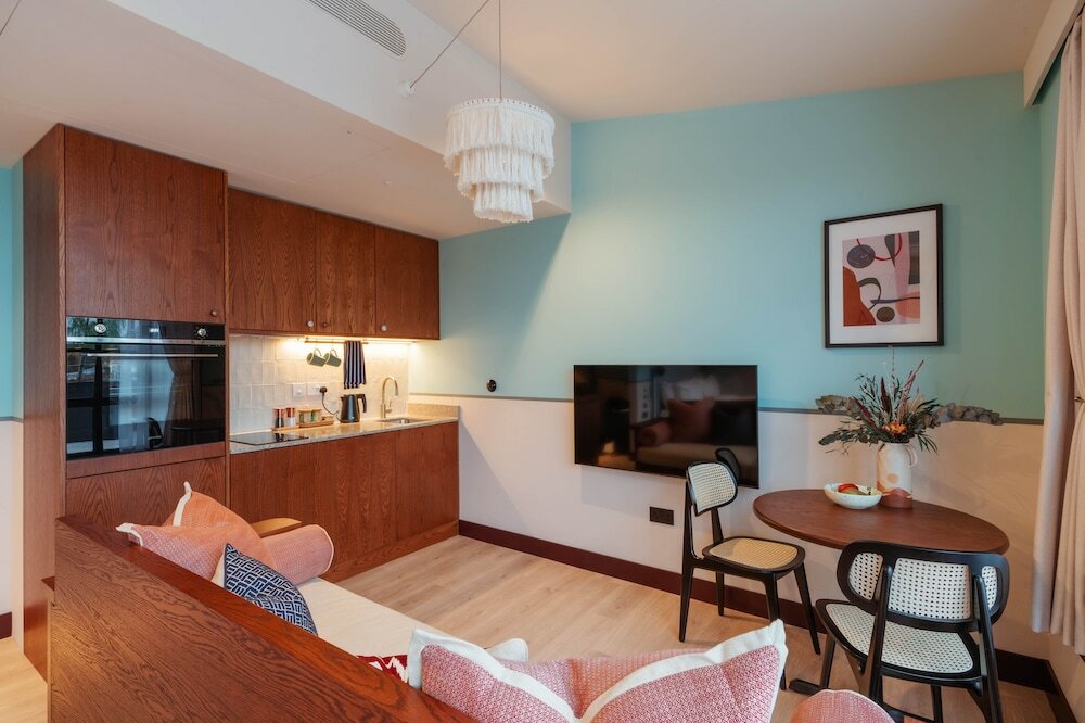 Фото Room2 Chiswick Hometel