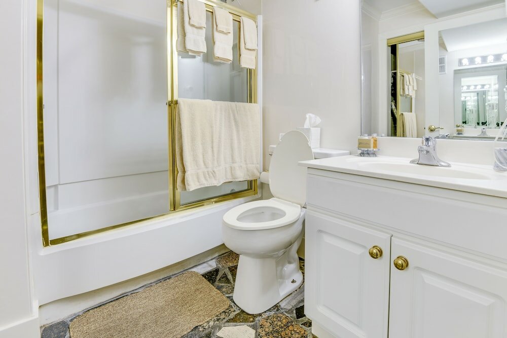 Фото Plaza Suites Downtown New Orleans