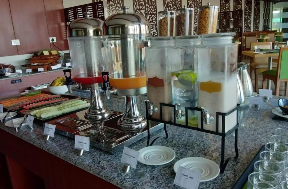 Фото Pushkara Sarovar Portico Dibrugarh