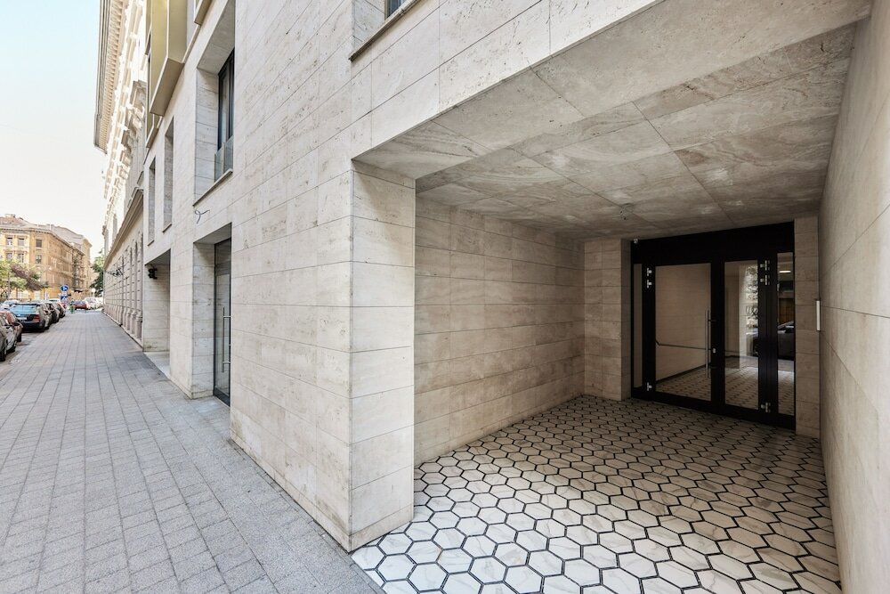 Фото The Amberlyn Suite Hotel