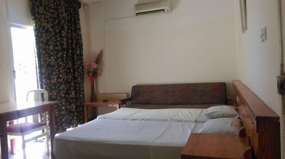 Фото Zoi ayia Napa hotel