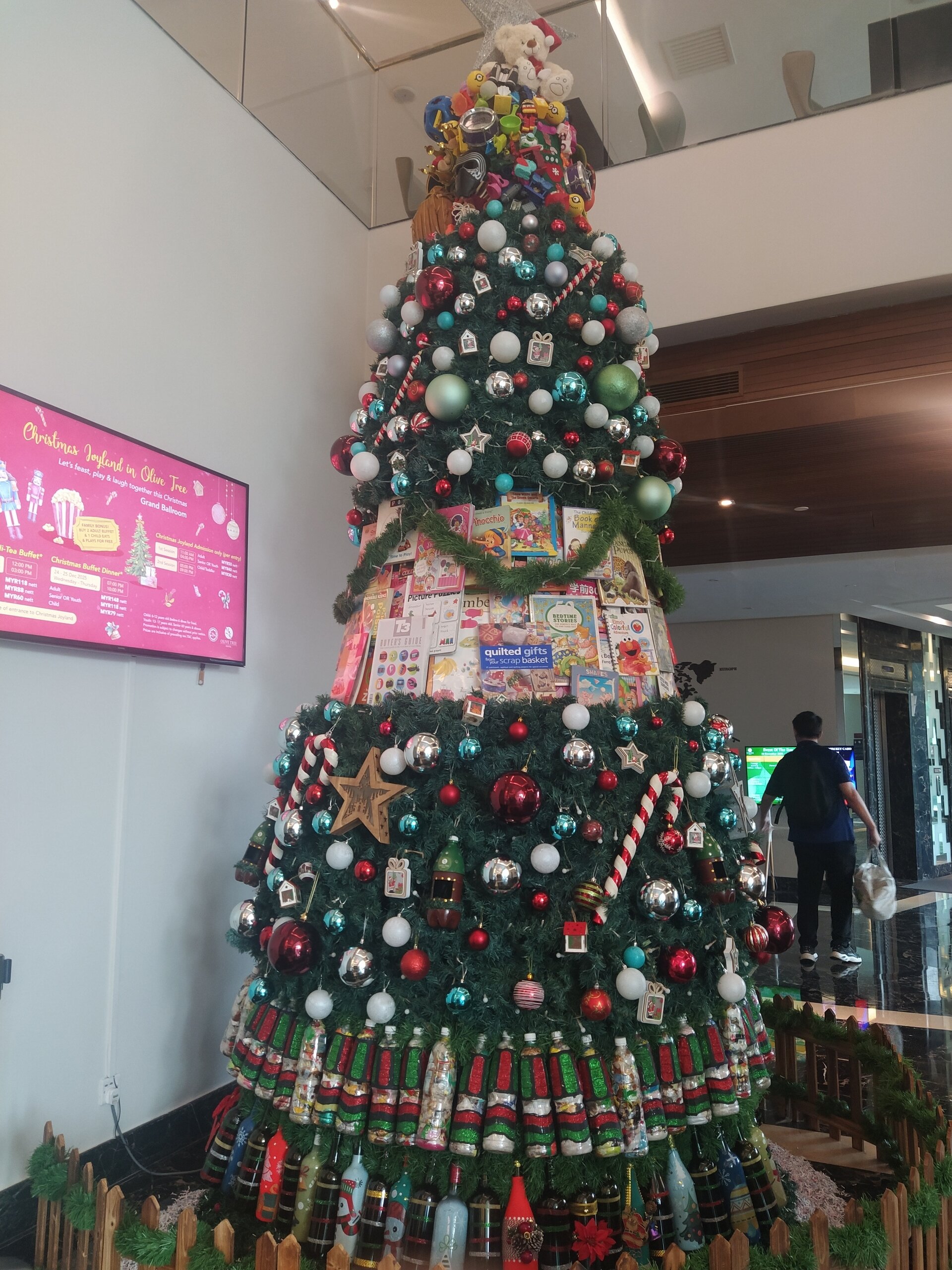 Фото Olive Tree Hotel