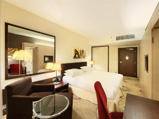 Фото DoubleTree by Hilton Hotel Kosice