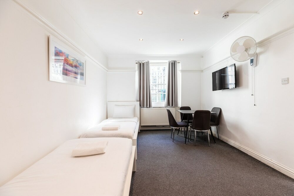 Фото Gallery Hyde Park Hostel