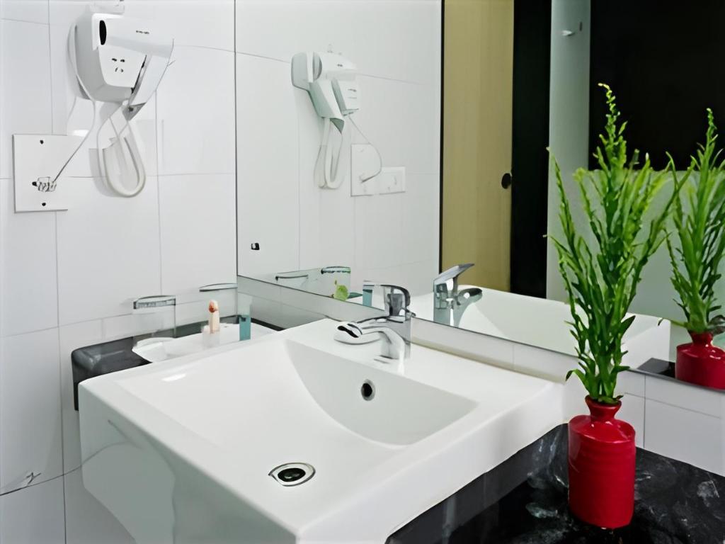 Фото Hotel Southern Grand