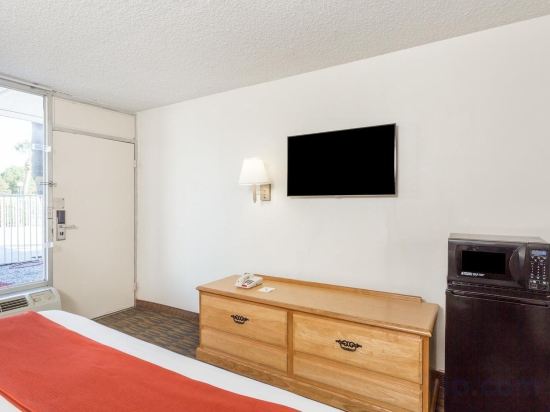 Фото Days Inn by Wyndham Adel I 75