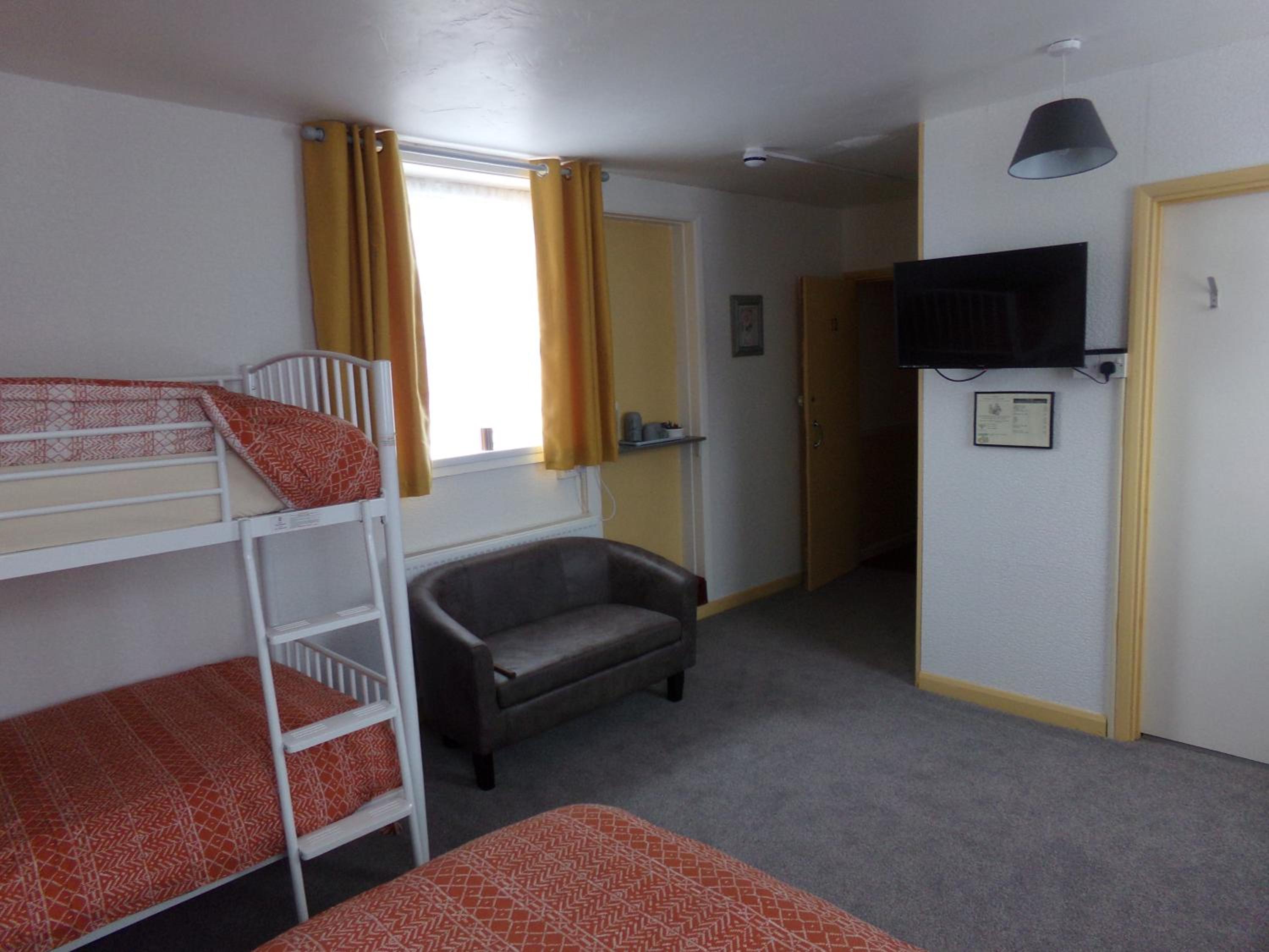Фото St Annes Hotel
