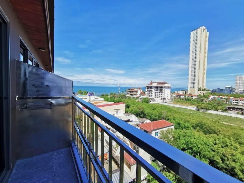 Фото Golden Jomtien Beach Hotel