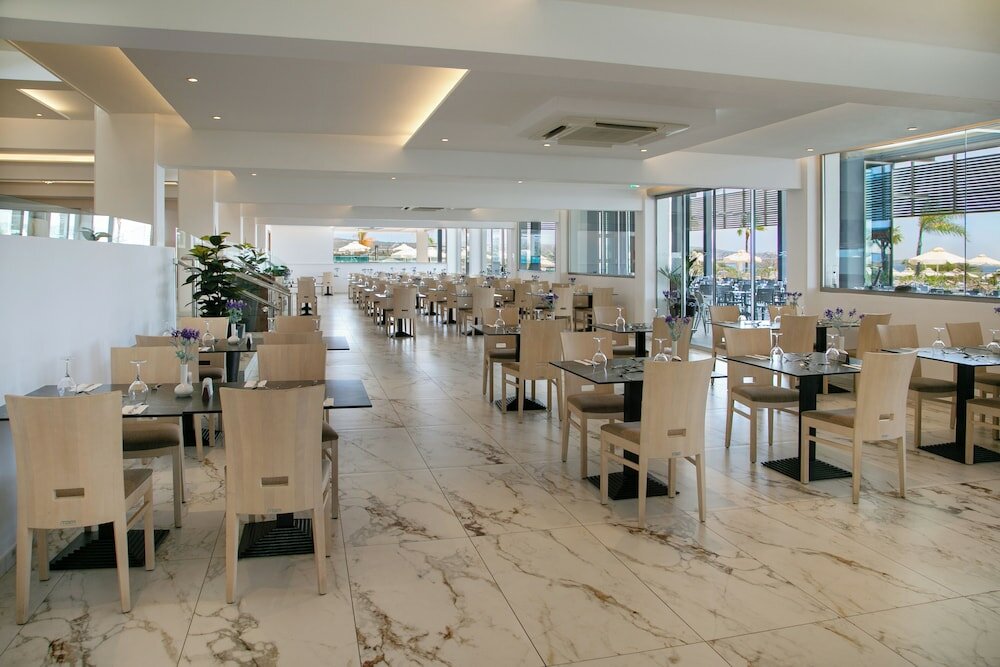 Фото Asterias Beach Hotel