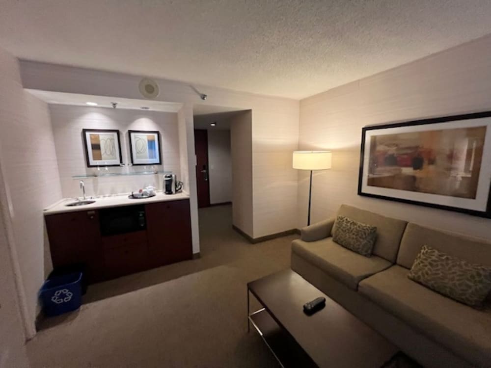 Фото Cambridge Suites Toronto