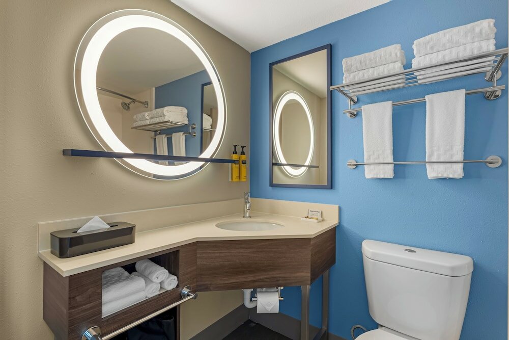 Фото Comfort Inn & Suites Downtown Tacoma