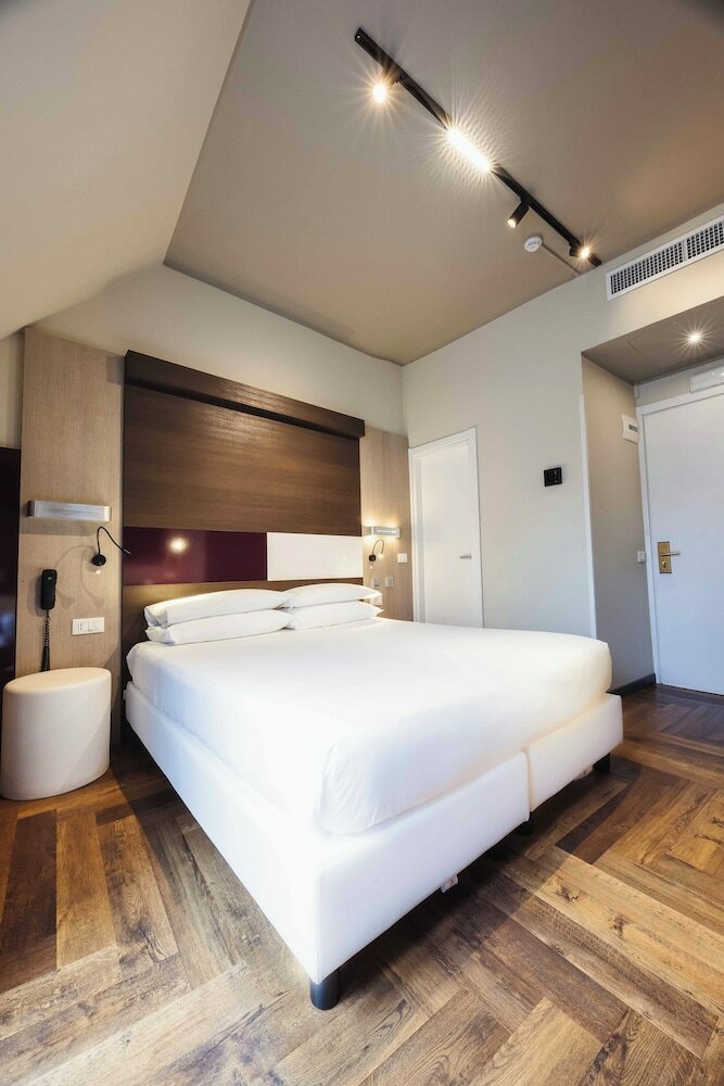 Фото Genius Hotel Downtown