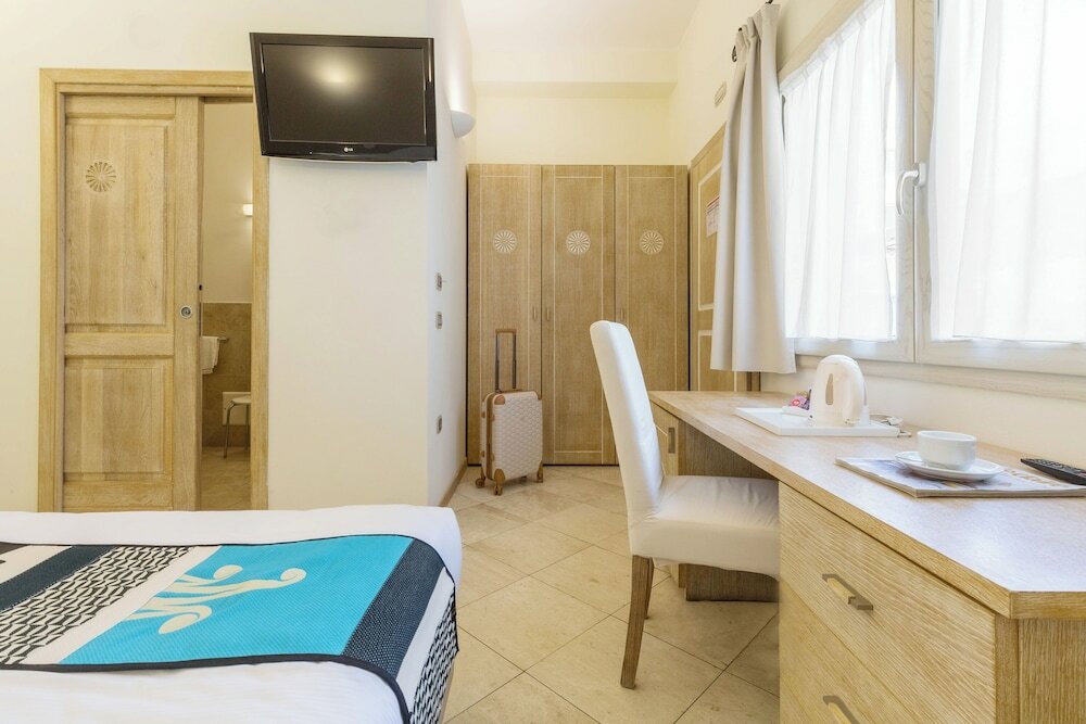 Фото Hotel Domomea