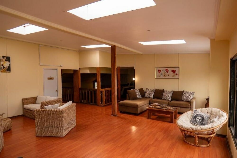 Фото Hotel Uka Mana