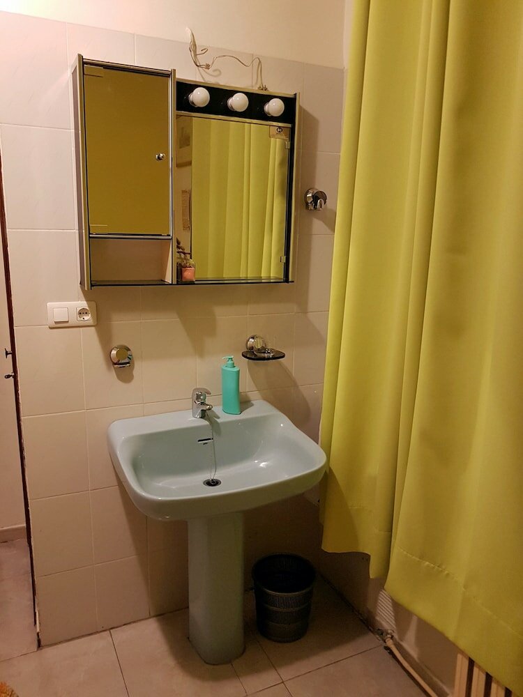 Фото Hostal Ramón y Cajal