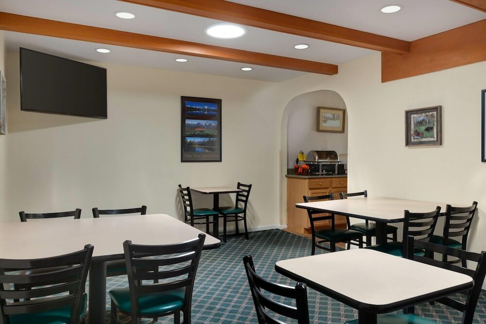 Фото Days Inn by Wyndham Worland