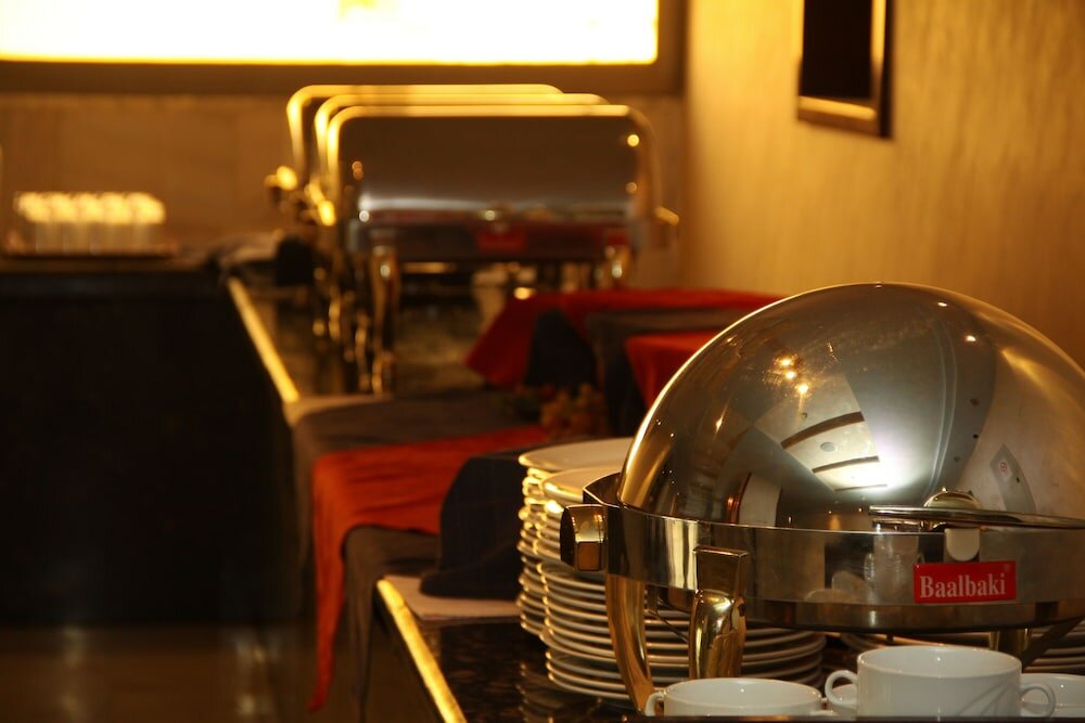 Фото Raed Hotel Suites