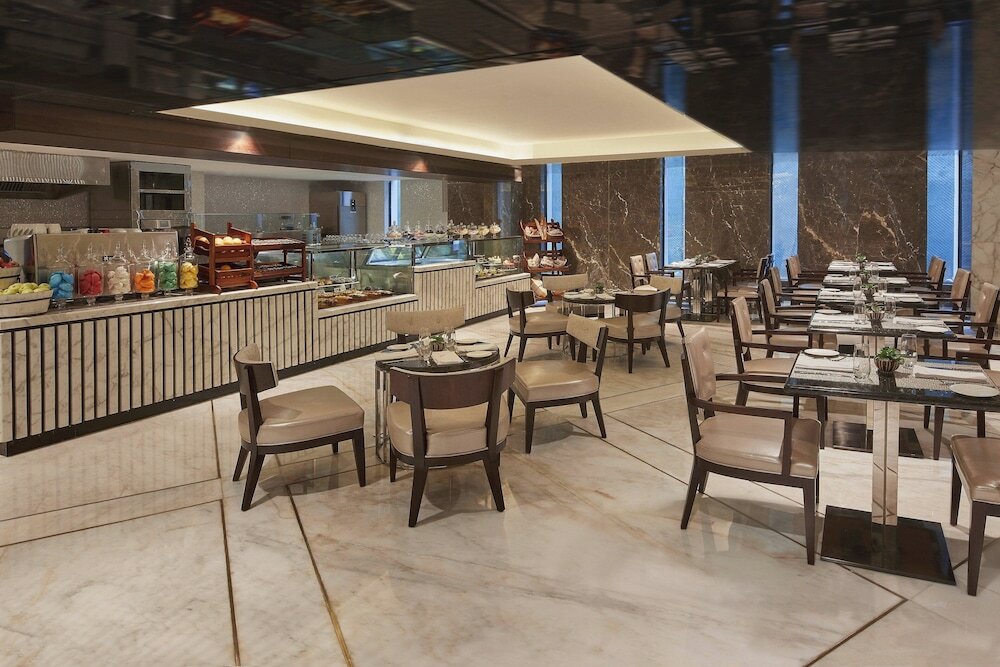 Фото Renaissance Dhaka Gulshan Hotel