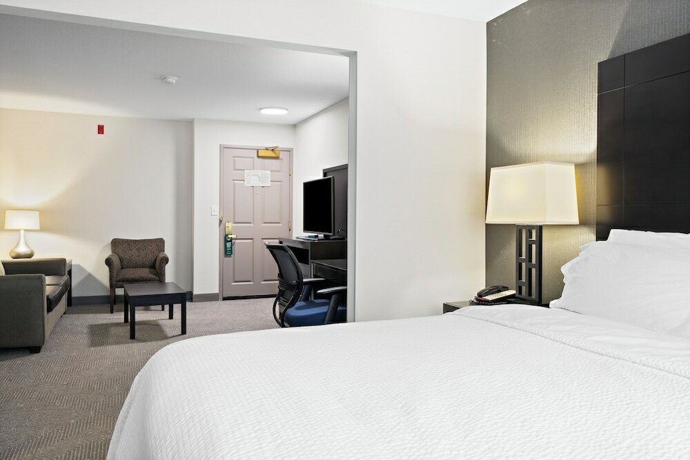 Фото Holiday Inn Hotel & Suites-Milwaukee Airport, an Ihg Hotel
