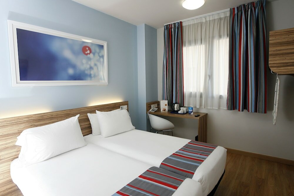 Фото Travelodge Madrid Metropolitano